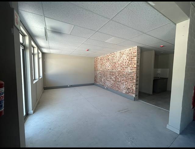 406M² WAREHOUSE TO LET IN SACKS CIRCLE INDUSTRIAL